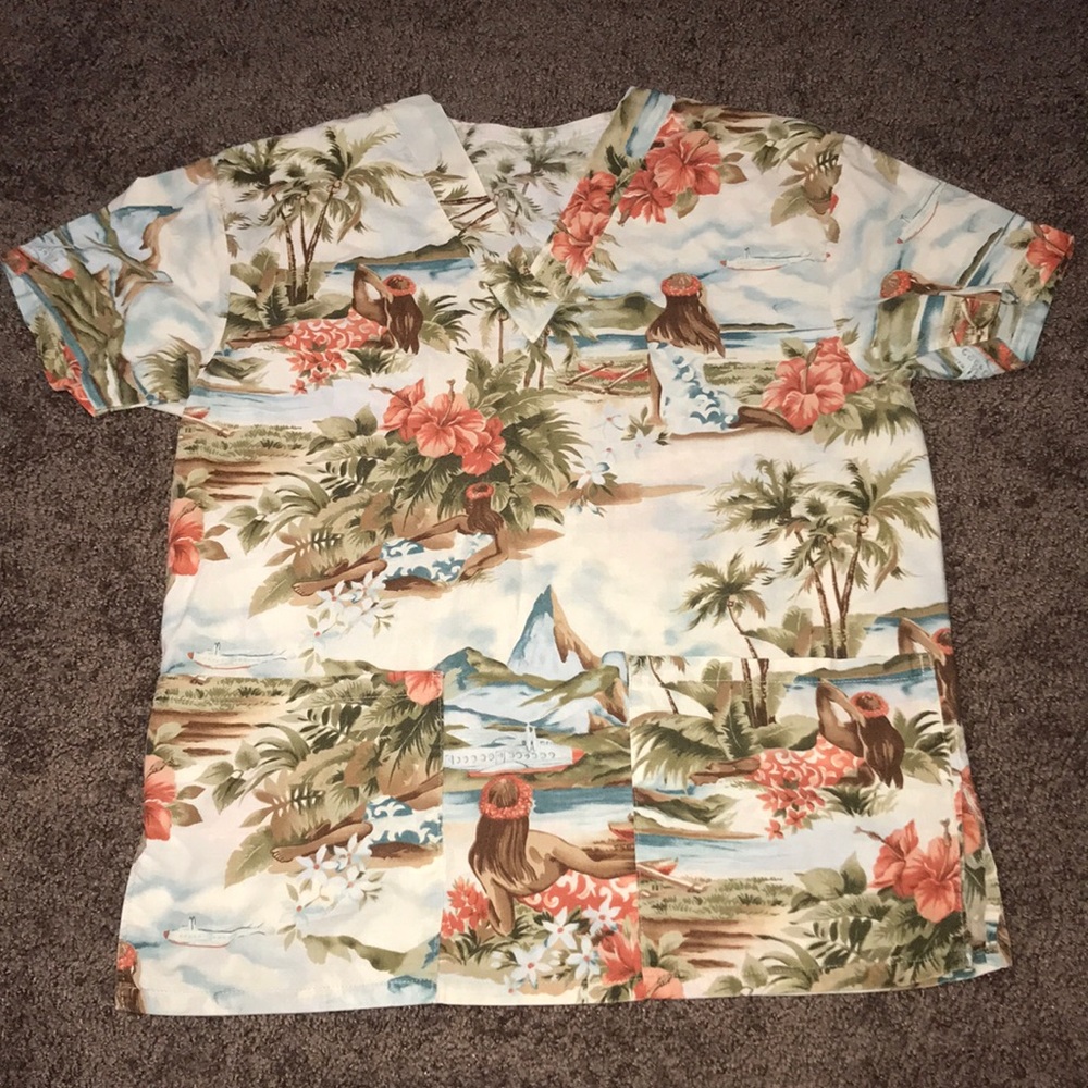 Hawaiian scrub top